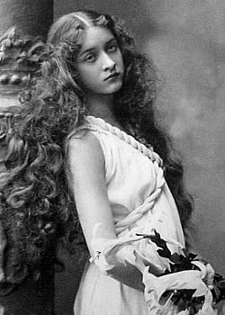 Maude Fealy